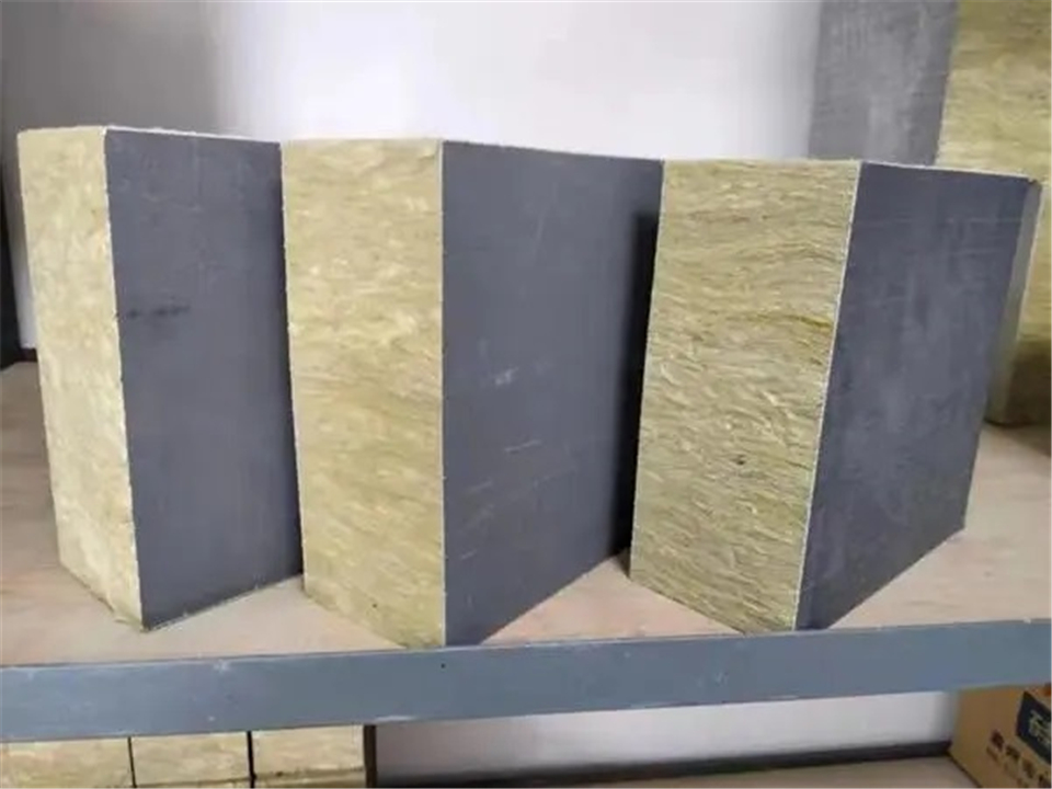 水泥基聚氨酯复合板